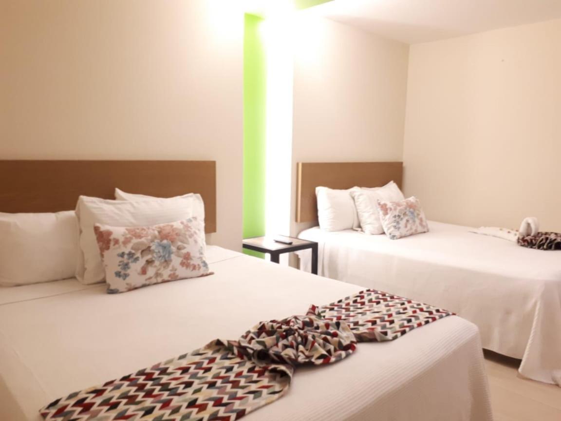 Brisas 10 Beachside Suites Cancún Exterior foto