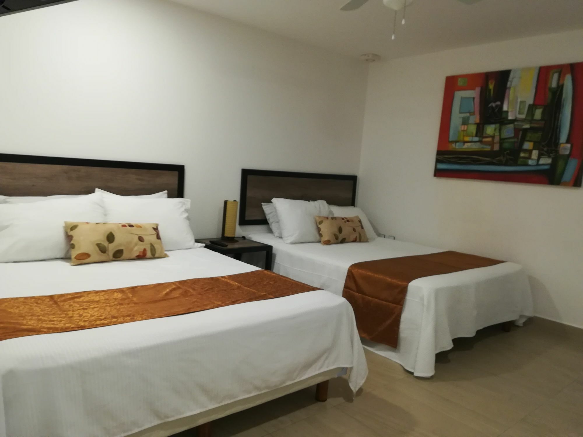 Brisas 10 Beachside Suites Cancún Exterior foto