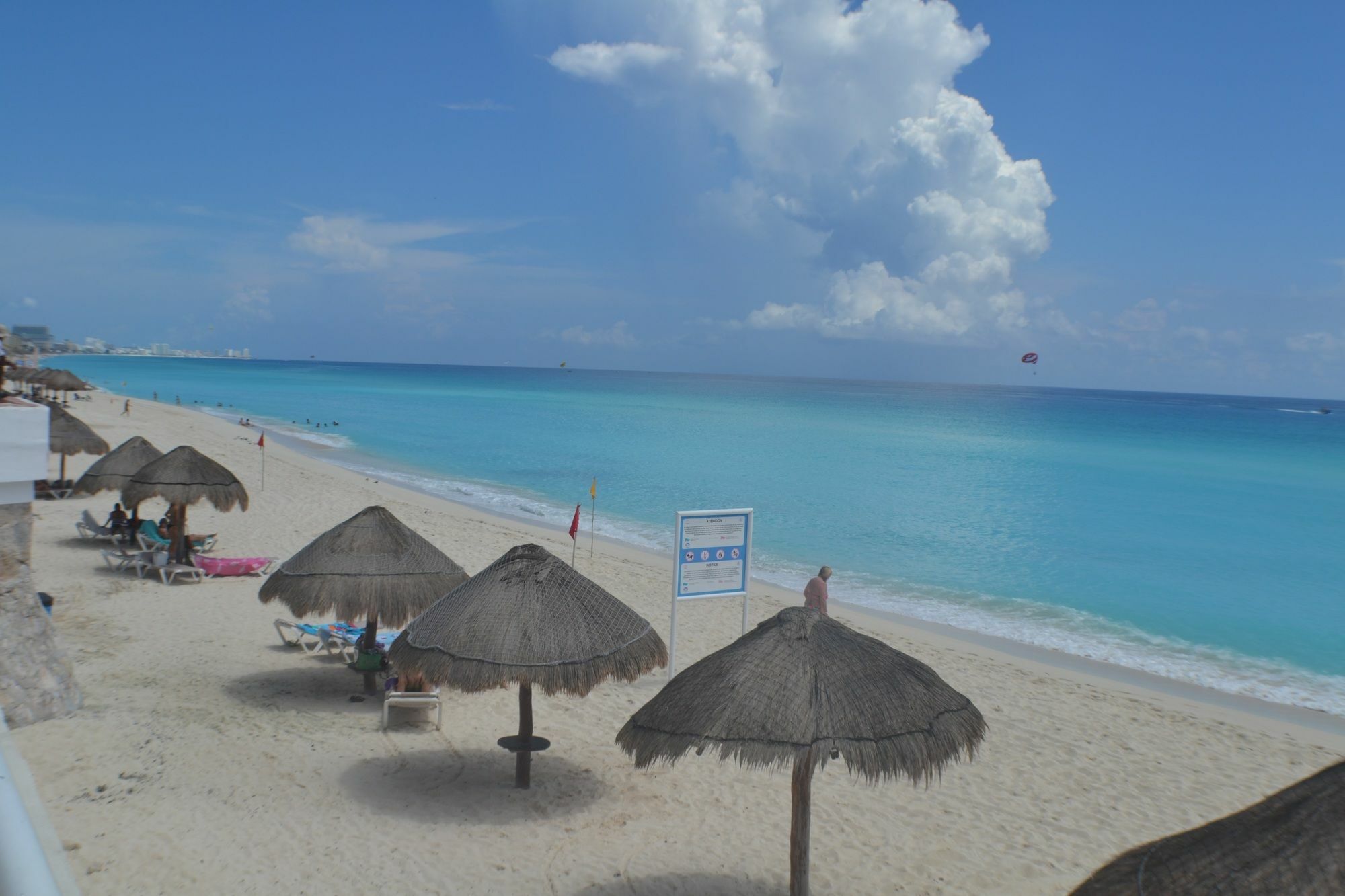 Brisas 10 Beachside Suites Cancún Exterior foto