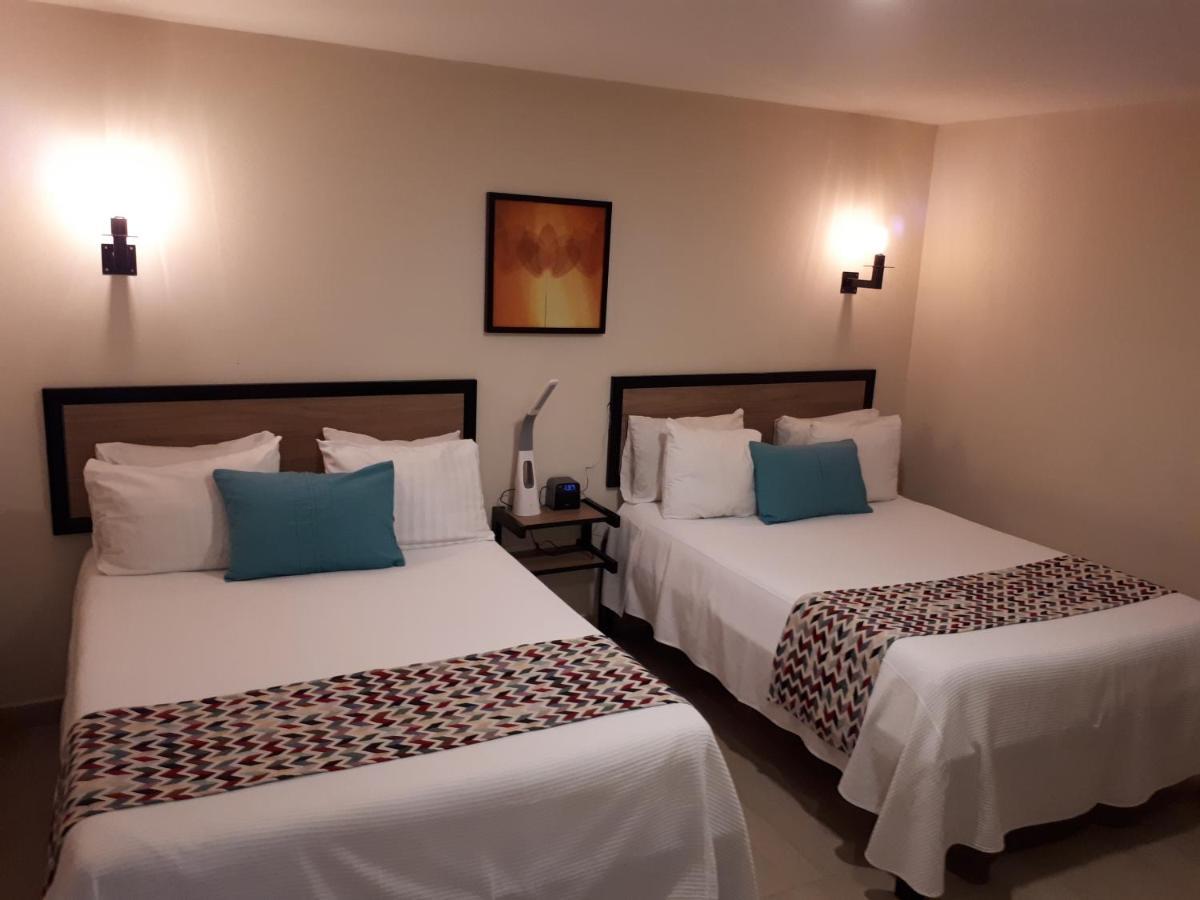 Brisas 10 Beachside Suites Cancún Exterior foto