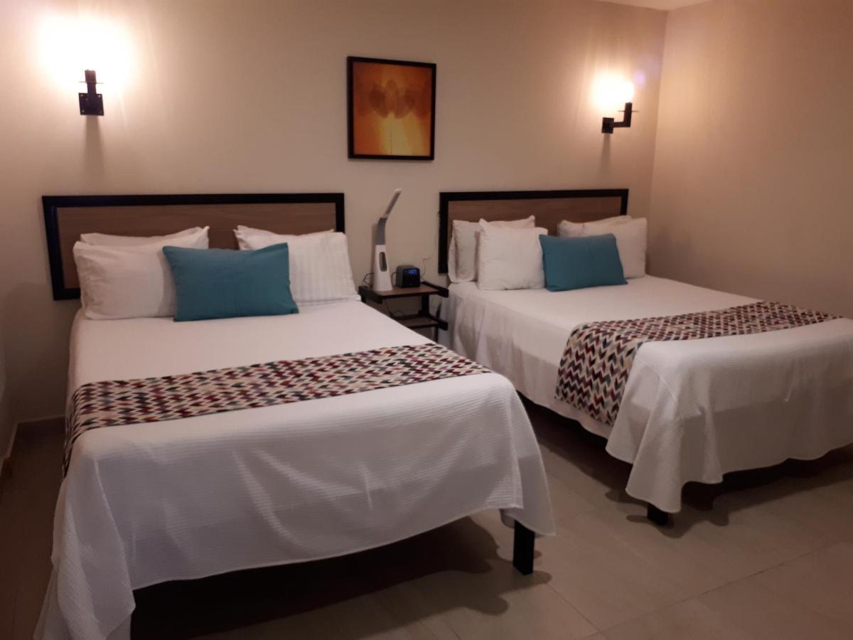 Brisas 10 Beachside Suites Cancún Exterior foto